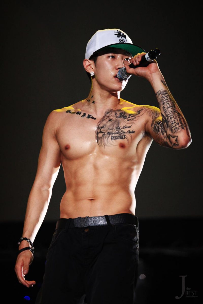 If a man's hair reaches the chin, it may not be considered short. 10+ Photos Of Jay Park Shirtless To Help You Through Your
