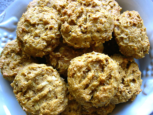 Dolcetti Alle Noci Ricoperti Di Glassa Aromatizzata Al Limone Ladyblitz It