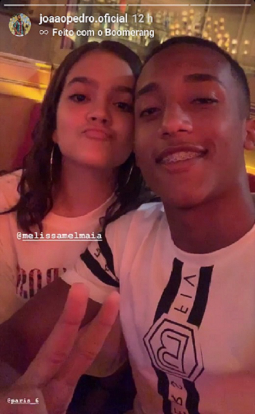 Maia, who is a big name in her native country, visited the watford player in london last month but the club confirmed she. Joao Pedro Sai Para Jantar Com Mel Maia E Familiares Mas E Abordado Por Torcedores Do Flu Lance