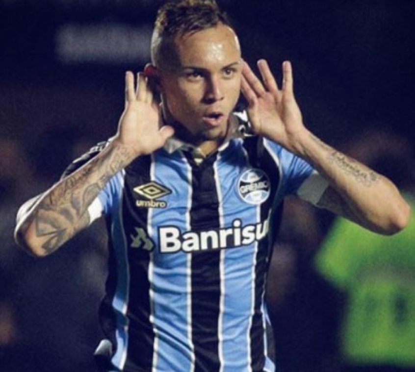 ˈɛvɛɾtõ) or everton cebolinha (little onion in portuguese), . Confira os nÃºmeros de Everton Cebolinha pelo GrÃªmio | LANCE!