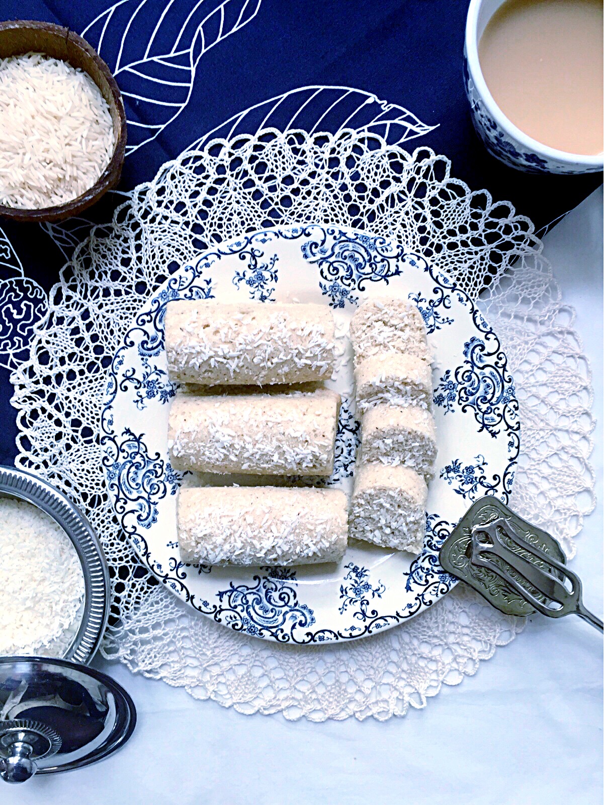 Poutou ou puttu est un gâteau de riz qui nous vient du sud de l'inde. On Se Fait Des Poutous Il S Agit Bien Sur Des Gateaux Mauriciens Street Food A La Farine De Riz Cuits A La Vapeur Et Sans Matiere Grasse L Atelier De Kristel