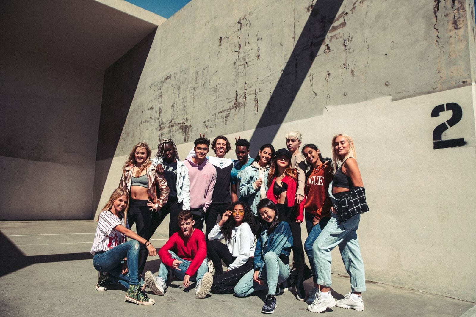 Pop group with 18 members from 18 different countries Now United anuncia que gravará o próximo clipe no Brasil - Latinos Brasil
