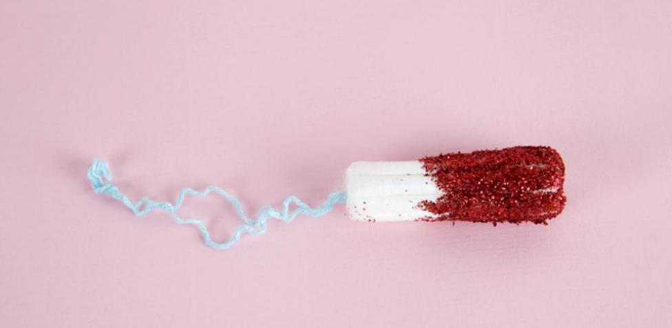 Es normal que la primera regla posterior al aborto aparezca entre los 28 y 45 días siguientes, sea más abundante y más larga que las habituales e incluso . Lo Que Indica El Color De Tu Regla