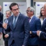 La CNMV suspende la cotización de BBVA y Sabadell a la espera de la decisión del Gobierno sobre la opa La CNMV suspende la cotización de BBVA y Sabadell a la espera de la decisión del Gobierno sobre la opa