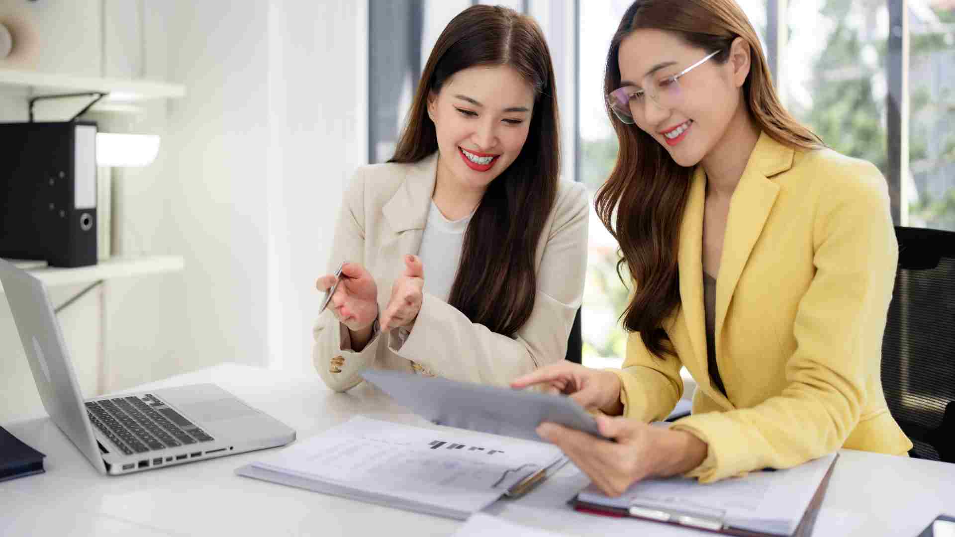 Maximizing Training Efficiency through AI in eLearning Assessment Maximizing Training Efficiency through AI in eLearning Assessment