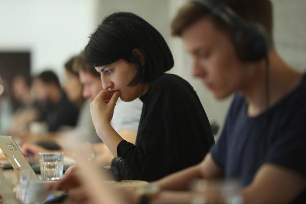 Sfruttati E Sottopagati La Situaizone Dei Giovani Lavoratori In Italia 400_x_601_jpg