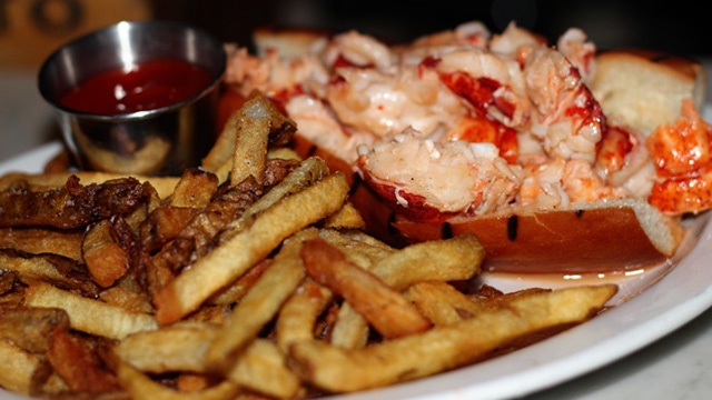 “had a lobster roll from here today. Best 9½ Lobster Rolls | Back Bay Boston Hotels | The Lenox ...