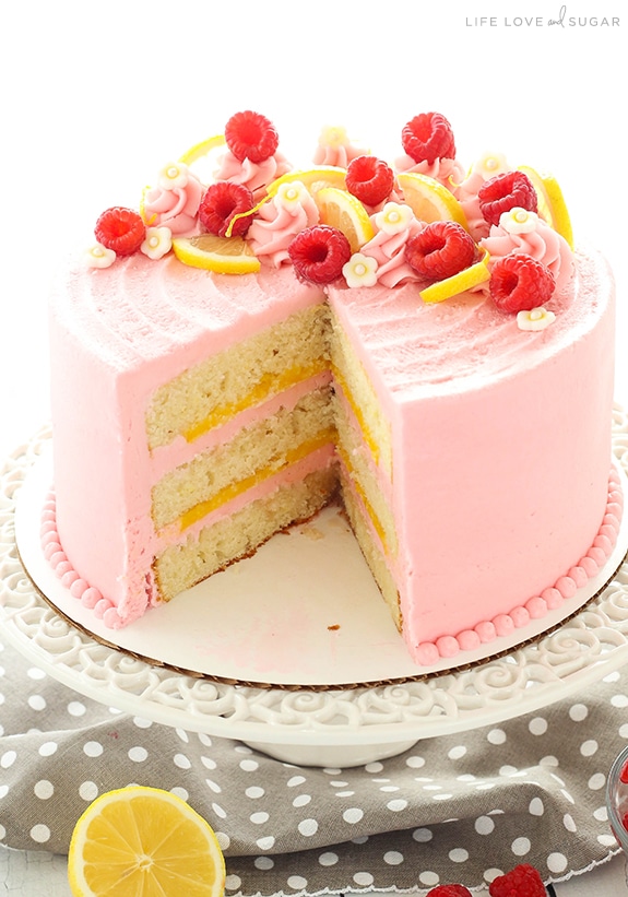 Entdecke kochbücher mit ihren besten rezepte: Lemon Raspberry Layer Cake - Life Love and Sugar