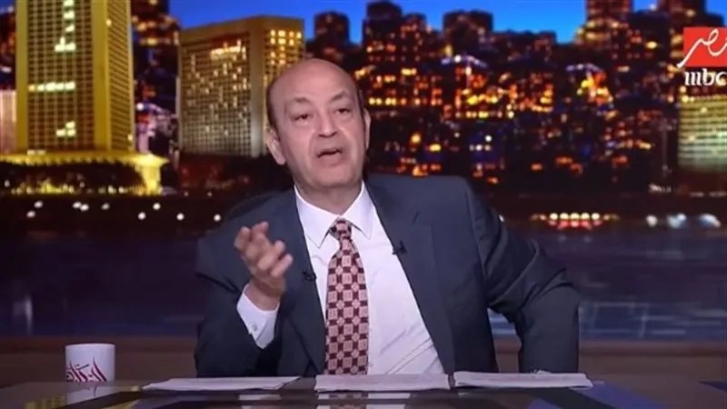 عمرو أديب يعطي مبلغ مالي للإعلامي مجدي الجلاد على الهواء السبب باسم يوسف 2 عمرو أديب