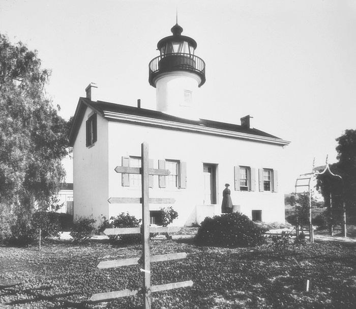 The harbor view inn is convenient to santa barbara activities. Santa Barbara Lighthouse, California at Lighthousefriends.com