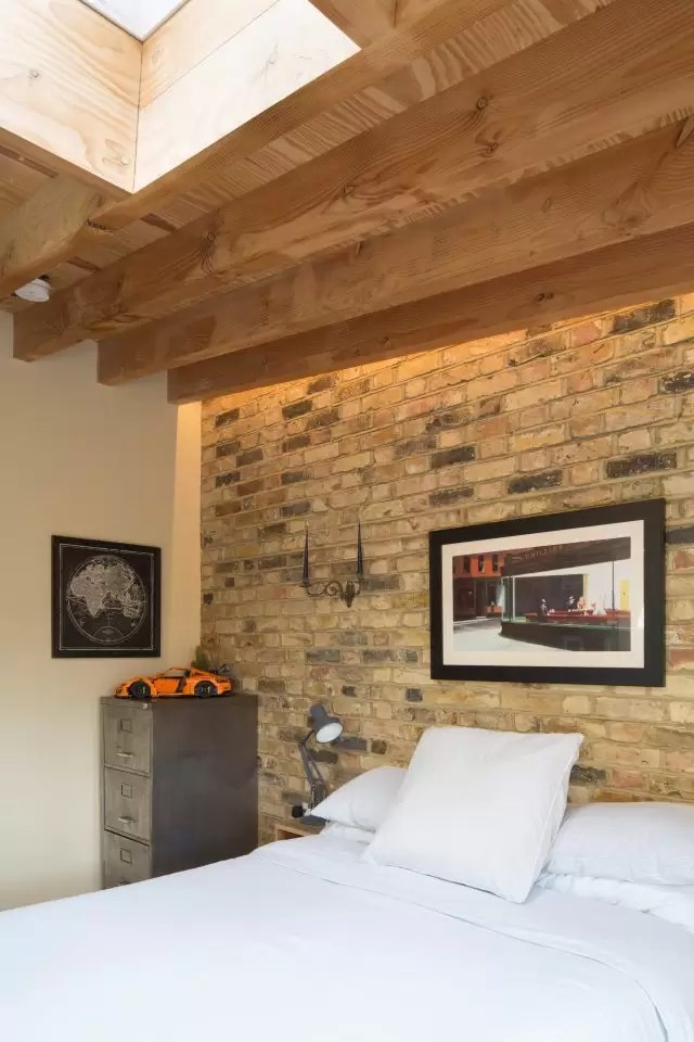 O si opta per tonalità neutre e calde, . Camera da letto in Mansarda: Foto, Immagini e Idee - Pagina 4 di 53