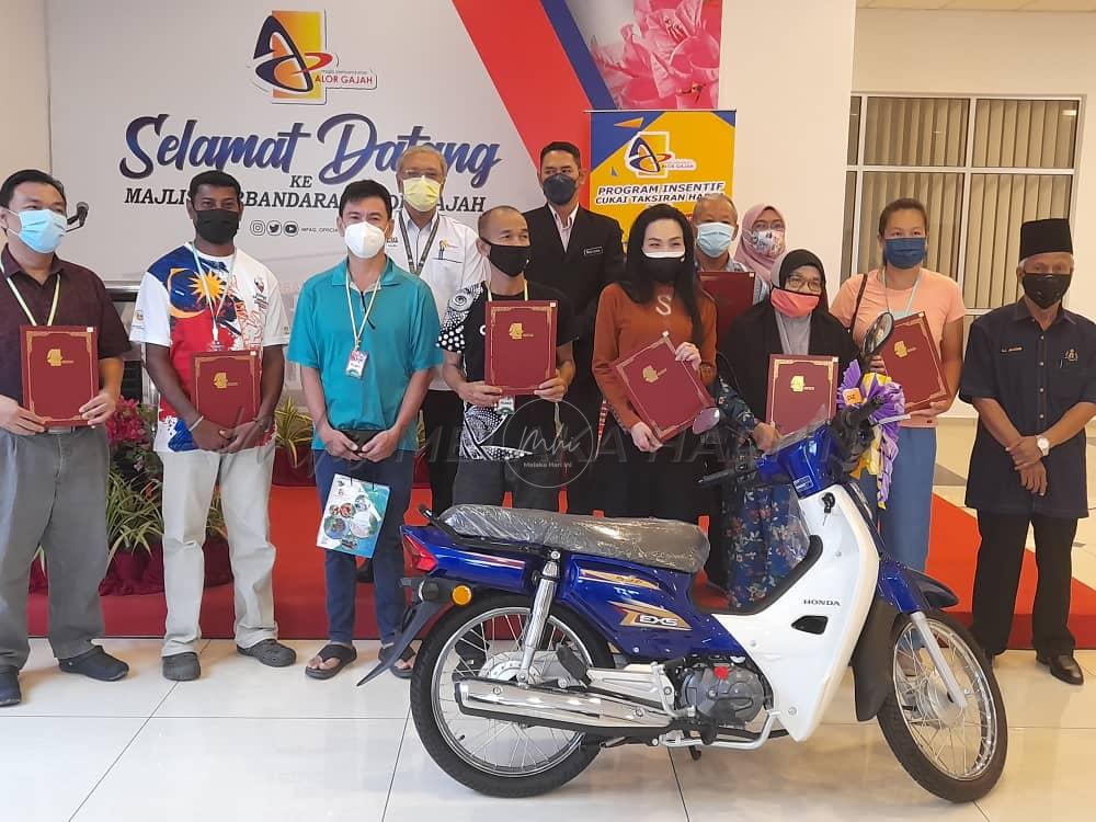 Photo taken at lhdn alor gajah by wanshah on 4/28/2016. Mpag Kutip Rm16 52 Juta Cukai Taksiran Harta Bagi Tahun 2021 Melaka Hari Ini