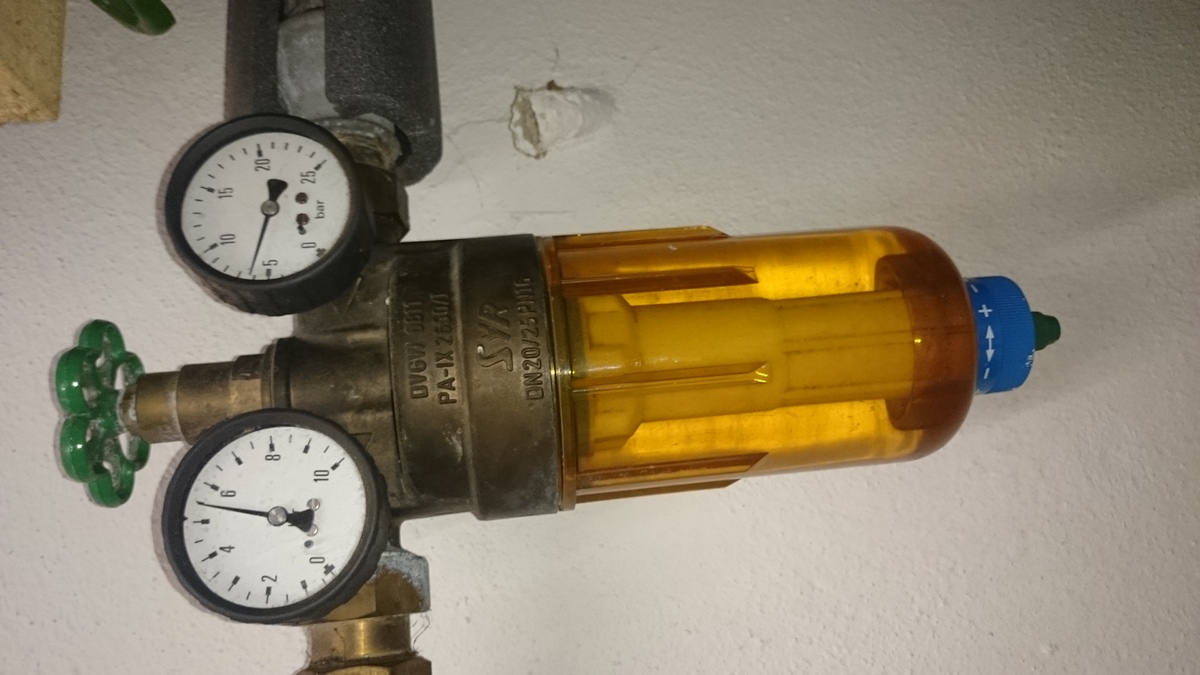 Vorgeschrieben laut din 1988 und sinnvoll sind filter, die sich im haus direkt hinter der wasserzähleranlage befinden. Gibt ein Wasserfilter mit Druckminderer GerÃ¤usche von