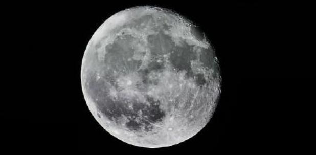 China descubre un nuevo mineral en la Luna