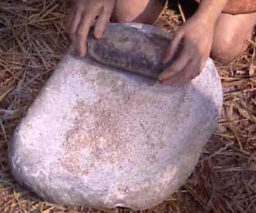 Saddle quern & rubbing stone. Saddle Quern - BrÃ³ Dhiallaite Â· museumsofmayo.com