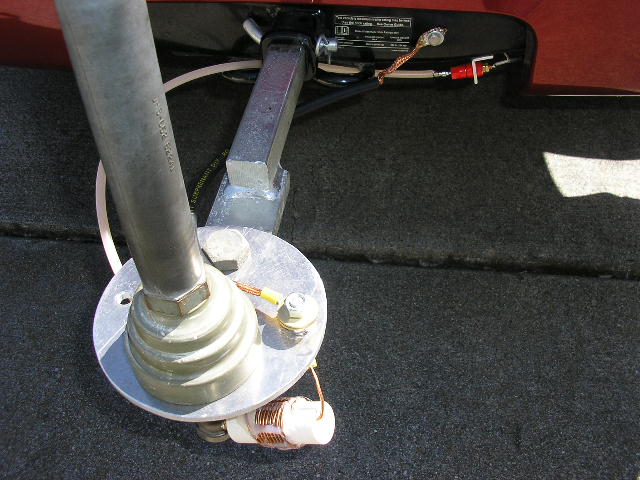 AB-652/GR mast base attached to trailer hitch