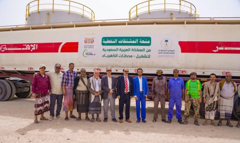شروط الخنبشي تُهدد بنسف محاولات الحكومة لتحسين كهرباء عدن صيفاً
