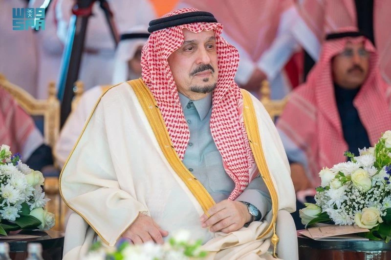 أمير منطقة الرياض يكرّم الفائزين في المسابقة المحلية على جائزة الملك سلمان بن عبد العزيز لحفظ القرآن الكريم أمير منطقة الرياض يكرّم الفائزين في المسابقة المحلية على جائزة الملك سلمان بن عبد العزيز لحفظ القرآن الكريم