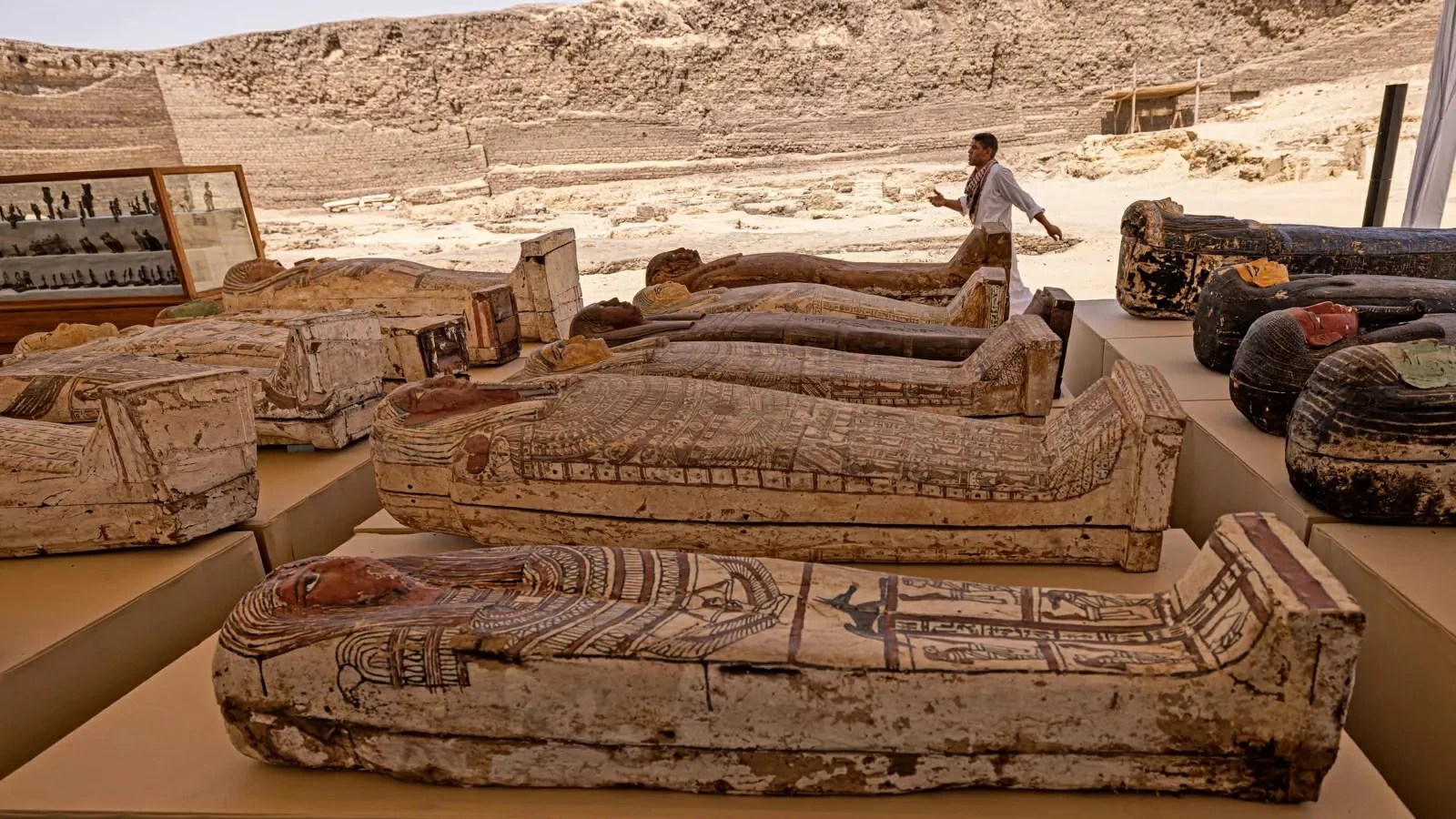 مفاجأة من باطن الأرض.. العثور على مقبرتين فريدتين في المنيا مفاجأة من باطن الأرض.. العثور على مقبرتين فريدتين في المنيا