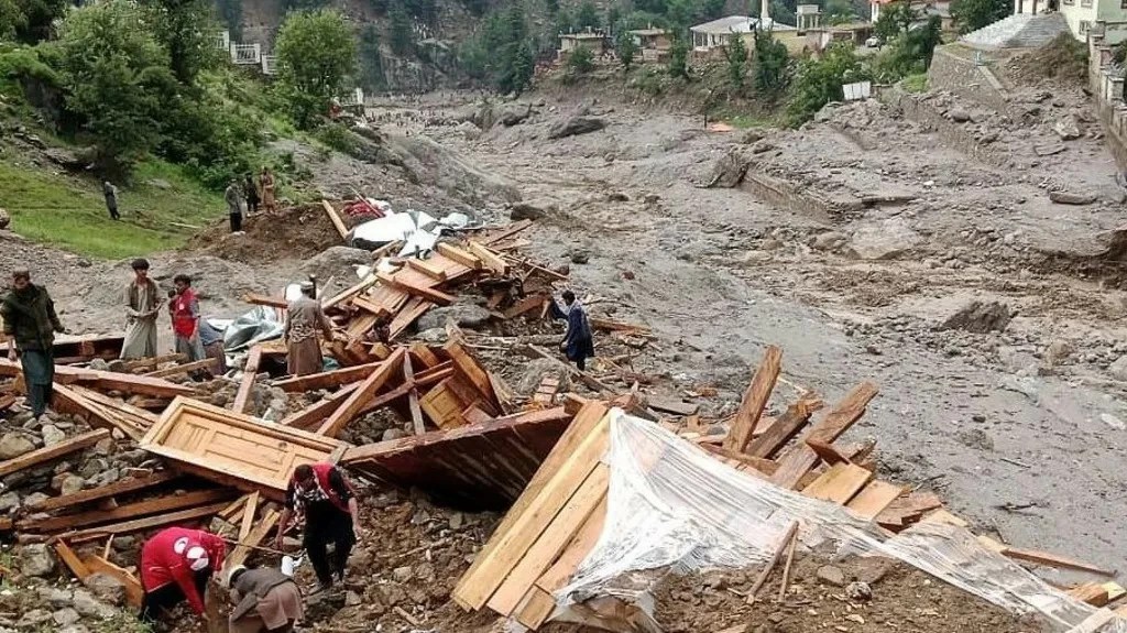 أمطار غزيرة تتسبب بكارثة إنسانية في أفغانستان وتدمر مدينة بالكامل أمطار غزيرة تتسبب بكارثة إنسانية في أفغانستان وتدمر مدينة بالكامل