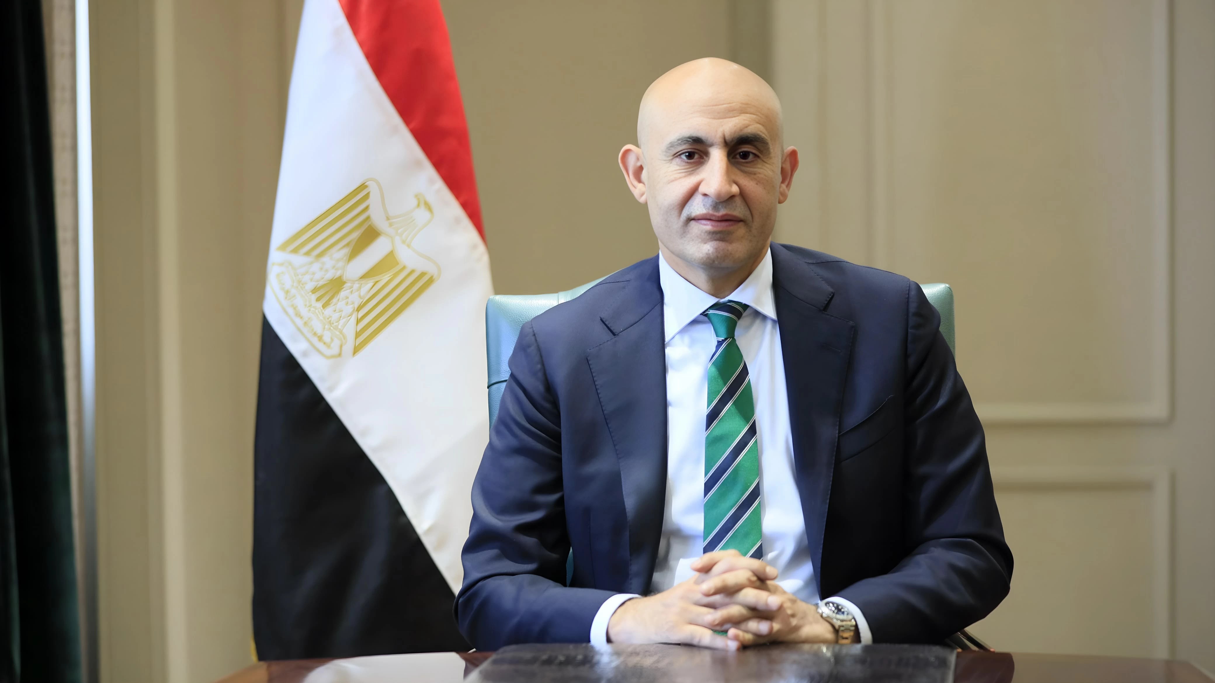فصل عام دراسي.. عقوبة تصوير المعلم داخل مدارس مصر