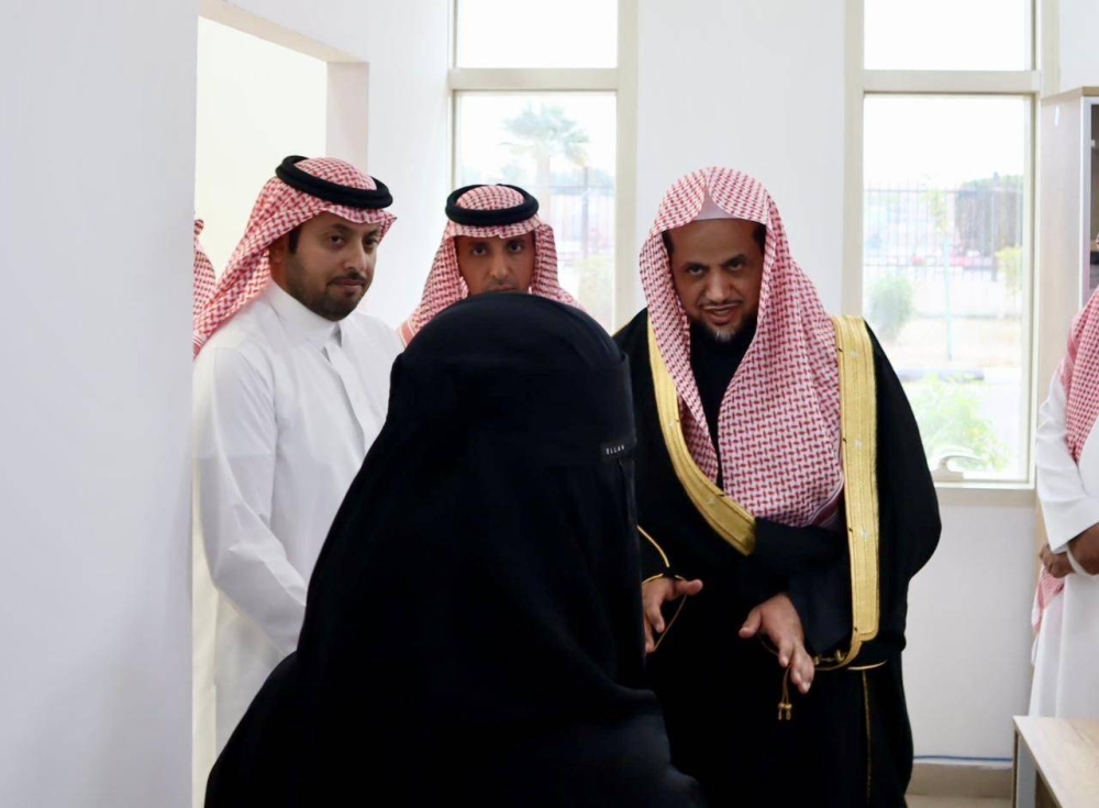 النائب العام يتفقد نيابة محافظة الأحساء ويلتقي منسوبيها وعدداً من المراجعين
