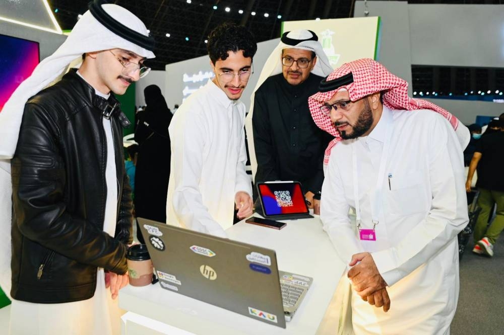 عبق الشعر العربي والذكاء الاصطناعي يلتقيان في &laquo;كتاب جدة&raquo;