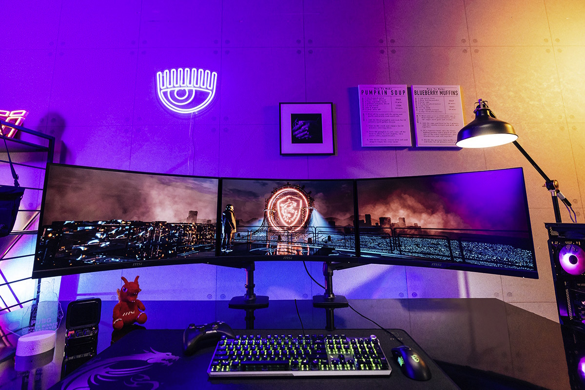 Buying a monitor on Black Friday? You’ll need these 10 accessories too