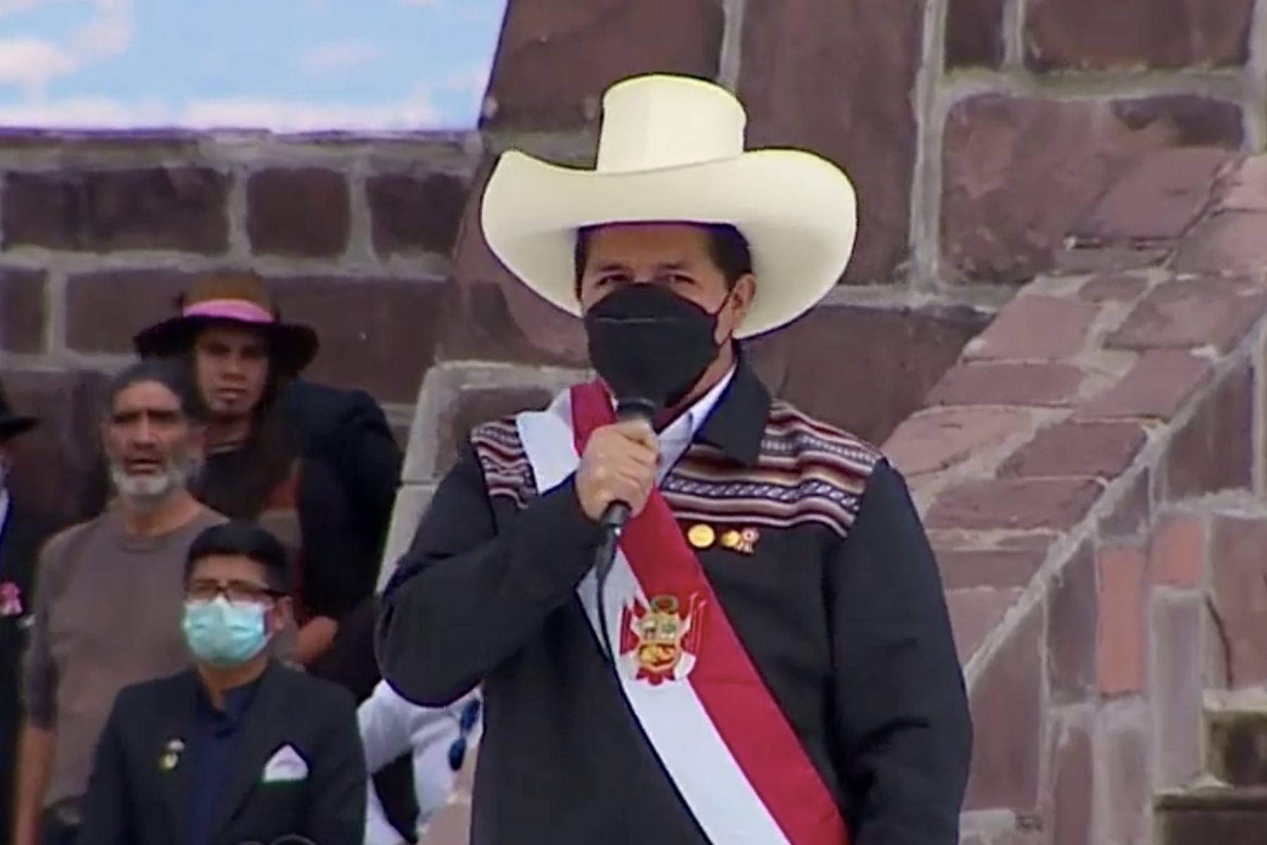 Presidente Castillo convoca a trabajar unidos para que no haya más sueños postergados - Vimarsana News