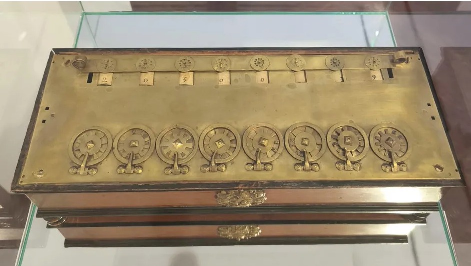 Justicia francesa se opone salida del país de calculadora histórica –