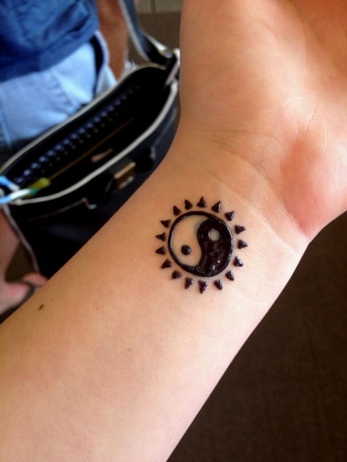100 Easy And Simple Mehndi Designs With Images 666_x_500_jpg