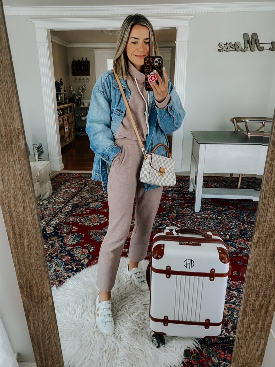 5 travel outfits + must-haves for 