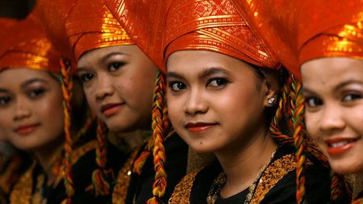 √ 14+ Ciri Khas Suku Minang : Karakteristik Orang Sumbar Di Indonesia
