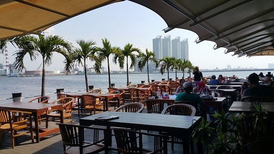 10 Tempat Makan Ruang Terbuka di Jakarta yang Super Cozy - Pinhome