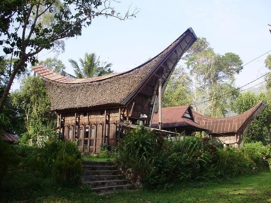 Keunikan Rumah Adat Tongkonan dari Toraja - Pinhome