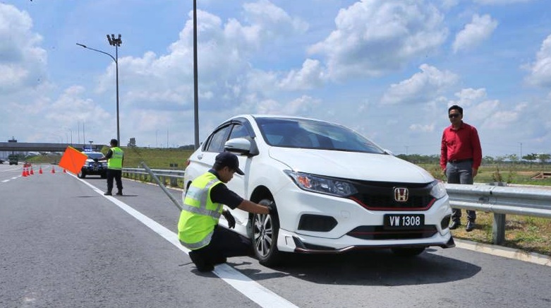 In his facebook post last saturday after the first wave of floods, the shah alam man said he felt proud as a malaysian after. Plusronda Celebrates 30 Years Of Service To Highway Travellers News And Reviews On Malaysian Cars Motorcycles And Automotive Lifestyle