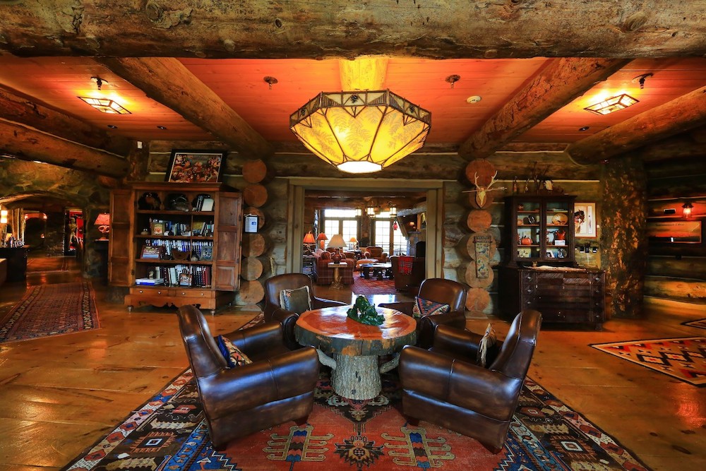 Fabric barn inc is located at 3111 e anaheim st, long beach, ca 90804. $65M Savannah Dhu Retreat on 3,900 Acres in Savannah, NY