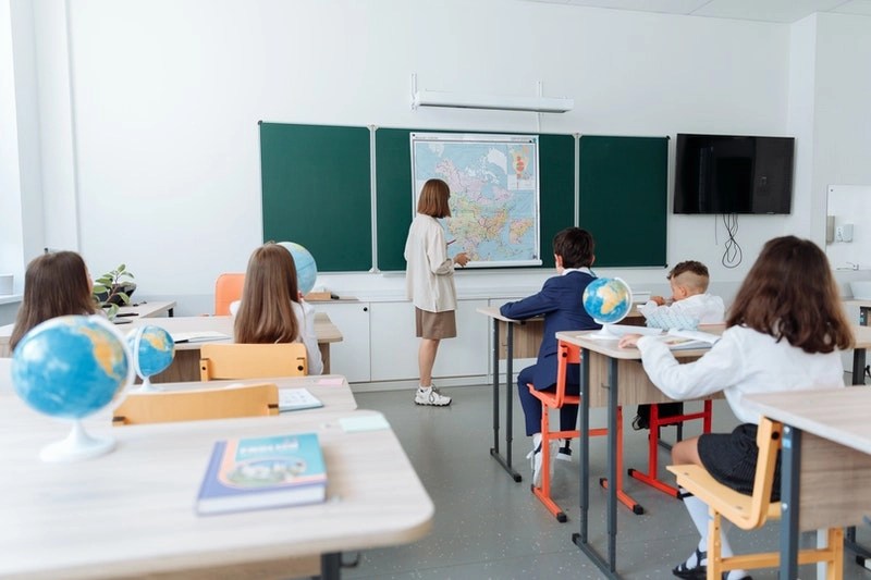 Pertama, meningkatkan pemahaman diri dan konsep diri secara baik. Pendidikan Multikultural Pengertian Tujuan Konsep Quipper Blog