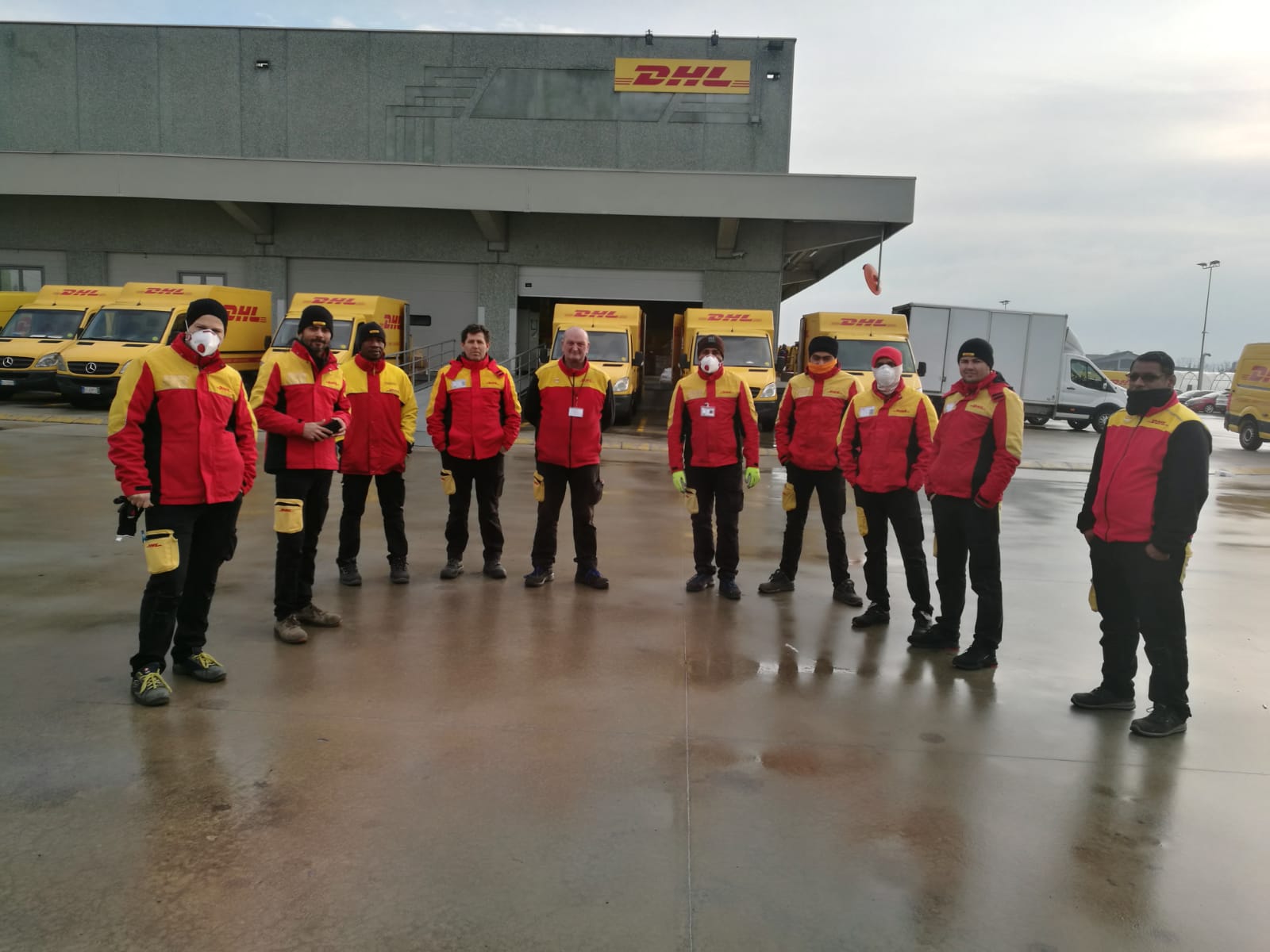 Logistica: Dhl Sotto Inchiesta Per Le Finte Cooperative Per Sfruttare Lavoratori E Lavoratrici – Radio Onda D`urto 1200_x_1600_jpg