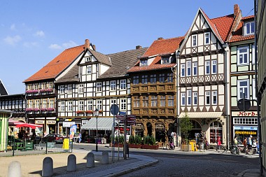 70 in wernigerode stadtfeld, ☎ telefon 03943/606000 mit ⌚ öffnungszeiten und anfahrtsplan. Wernigerode - Breite StraÃe und Krummelsches Haus (Bilder)