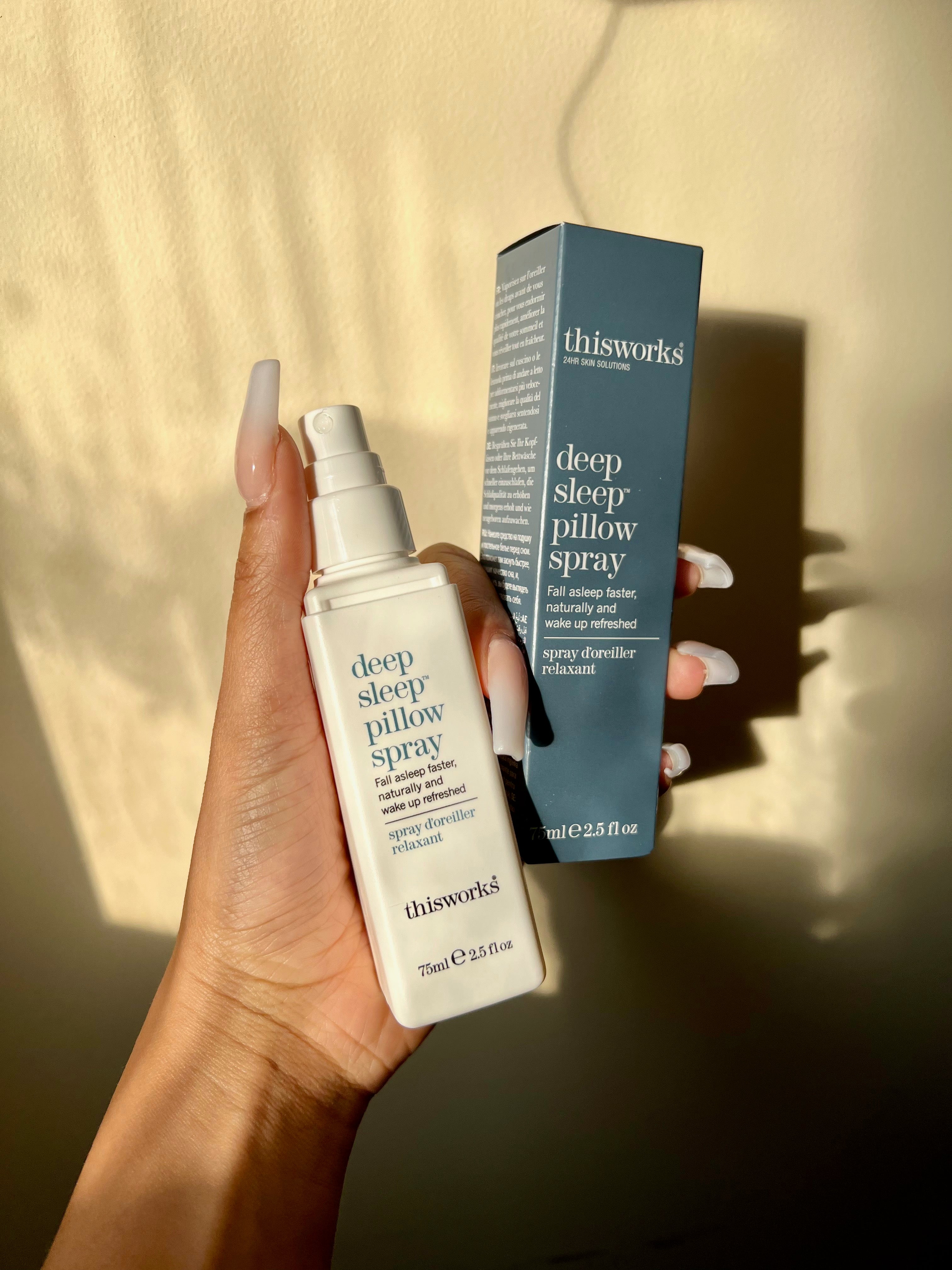 สินค้าตัวทดลองดีค่ะ มีกลิ่นหอมแบบธรรมชาติค่ะ แต่กลิ่นหายไวมาก ฉีดเยอะก็จางไวค่ะ ได้กลิ่นแล้วรู้สึกโล่งจมูก พอจะช่วยเรื่องหลับ ไม่ให้ลุกมาฉี่บ่อย ไม่รู้เกี่ยวกัน . This Works Deep Sleep Pillow Spray Review 2022