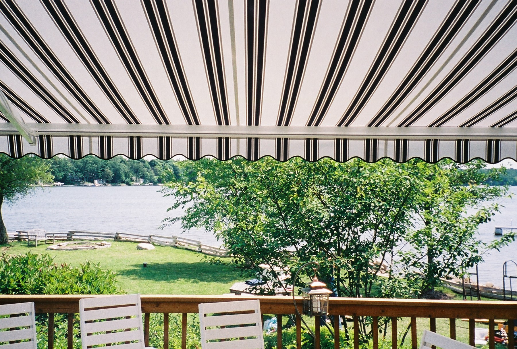 Retractableawnings.com is a retractable awning industry expert hired by architects, landscape architects, exterior/interior designers and contractors . Retractable Awning Review
