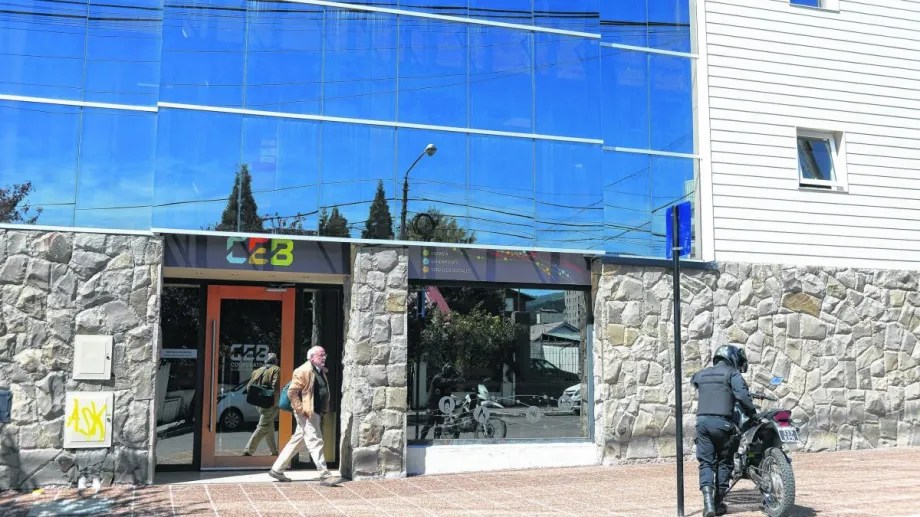 Imagen de la noticia "La conducción de la CEB propone cambios en el reglamento electoral y genera debate en Bariloche" publicada por rionegro.com.ar