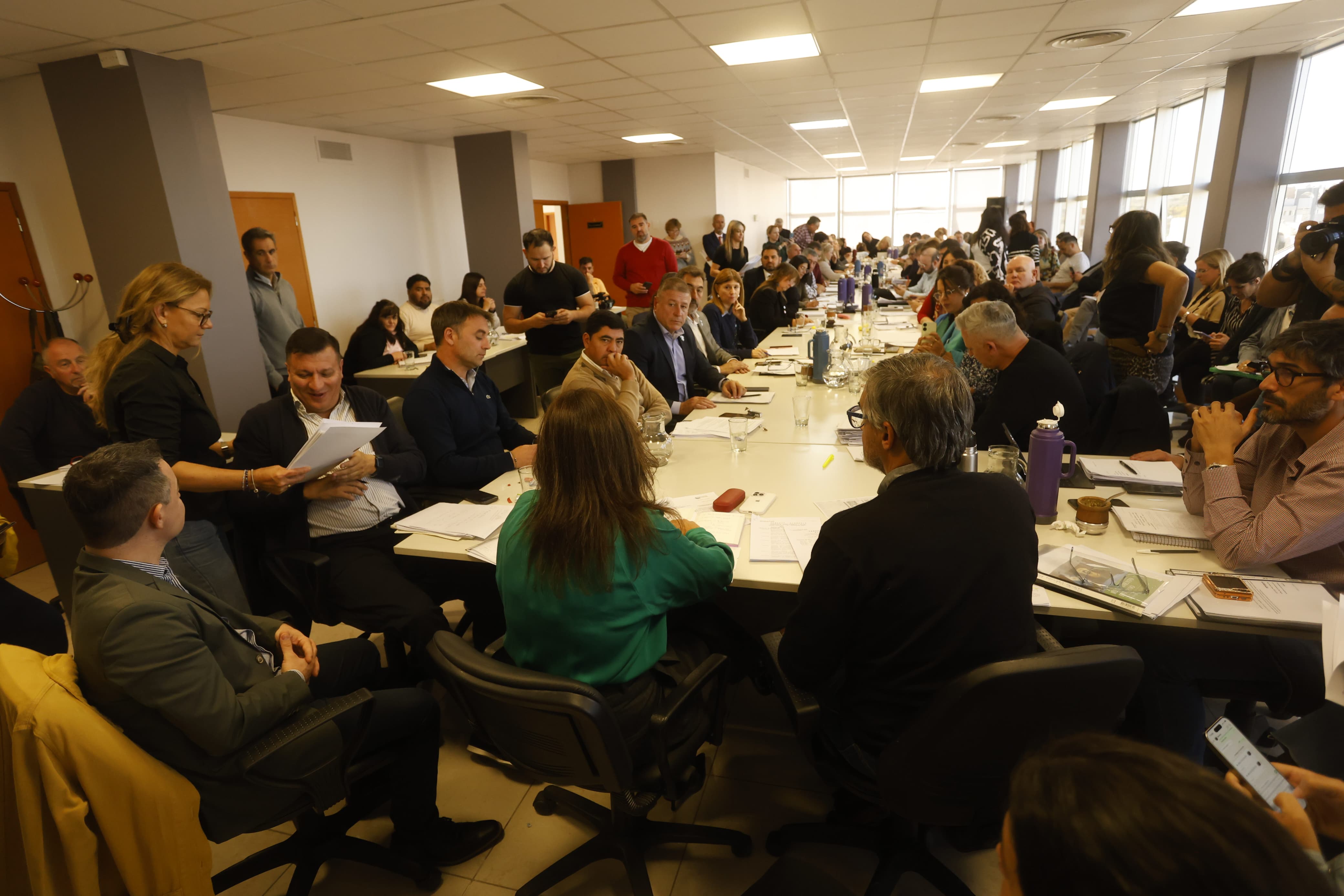 Primer aval legislativo al acuerdo de Río Negro por el oleoducto: hay un pedido de reparto en análisis