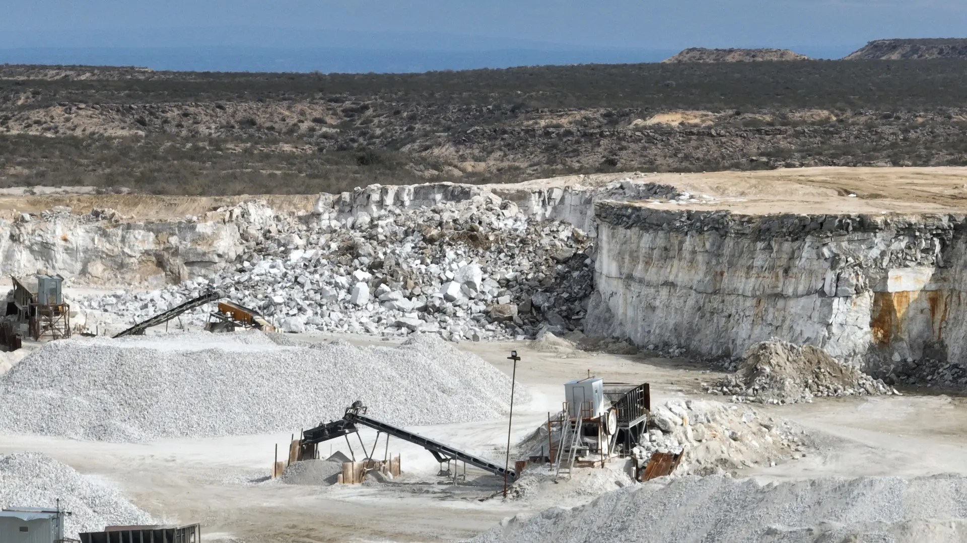 Imagen de la noticia "Se duplicó la producción de yeso en Río Negro: superó las 466.000 toneladas registradas" publicada por rionegro.com.ar
