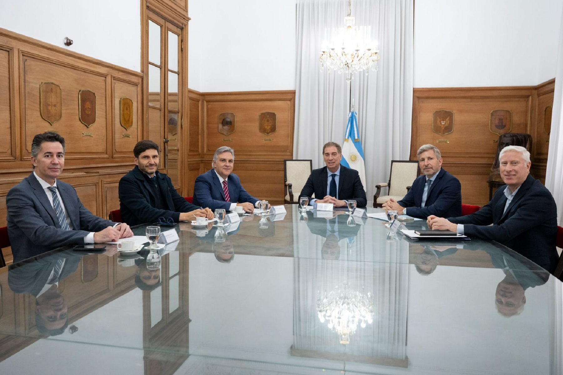 Imagen de la noticia "Diego Santilli reunió a gobernadores y avanzó en acuerdos por infraestructura y energía" publicada por rionegro.com.ar