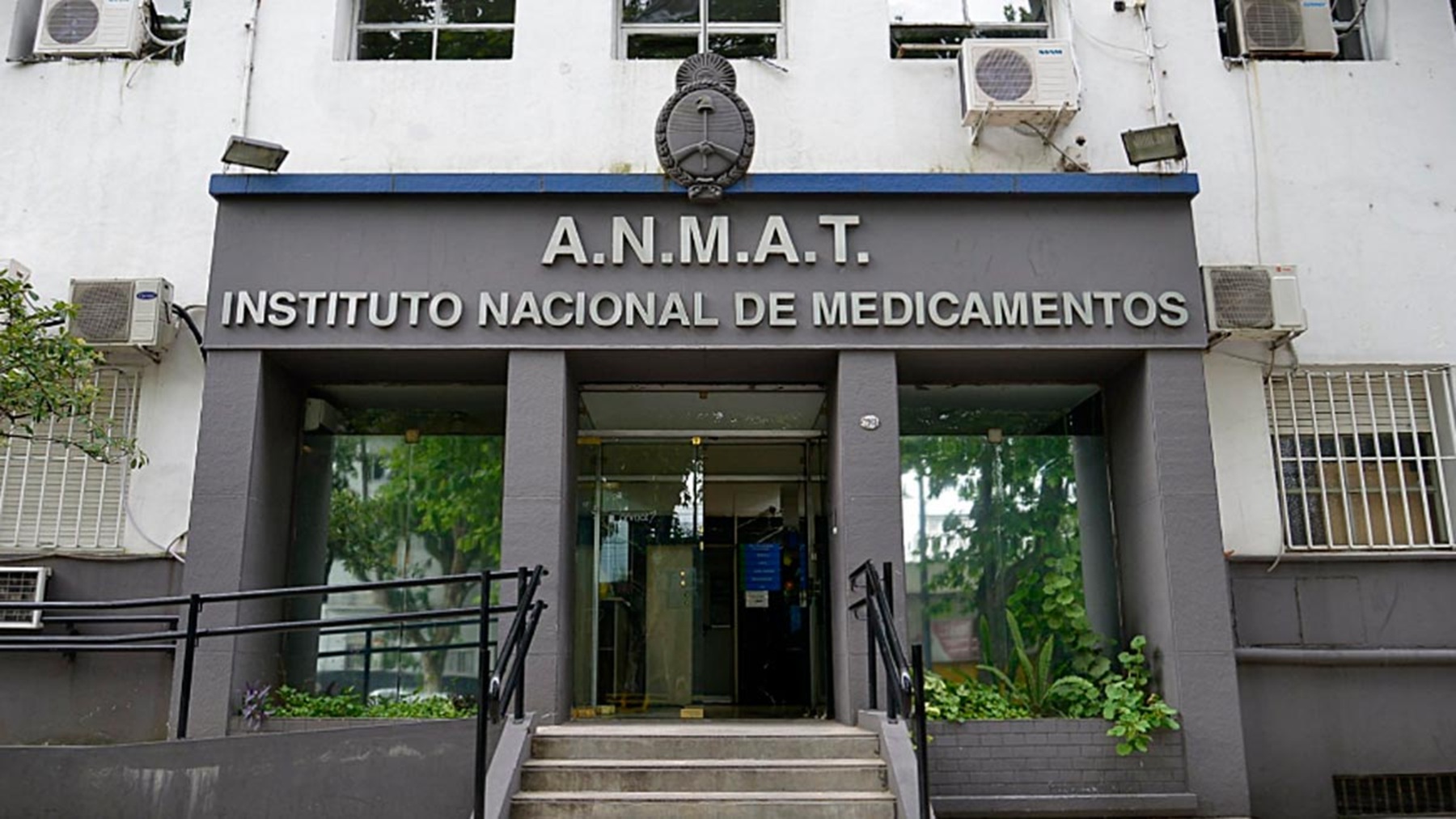 Imagen de la noticia "ANMAT prohibió la venta de dos marcas de artículos de limpieza y de productos médicos" publicada por rionegro.com.ar
