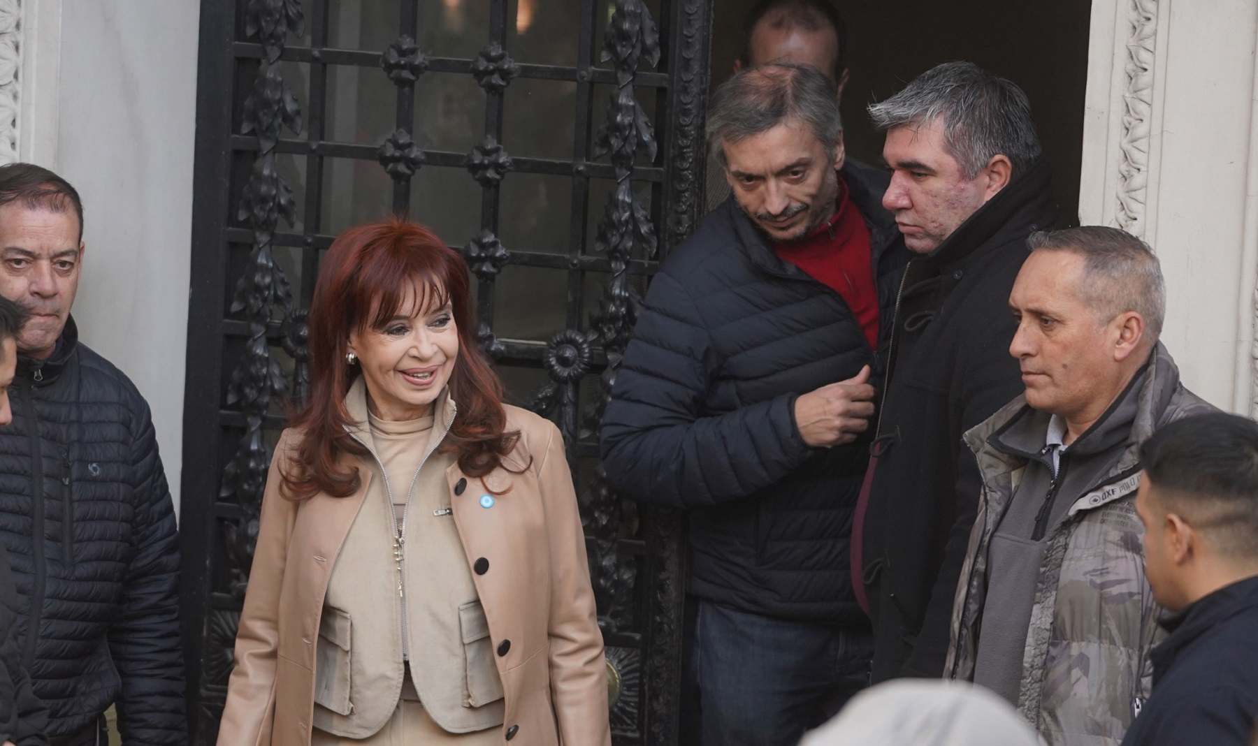 Imagen de la noticia "Los Sauces y Hotesur: Cristina Kirchner y Máximo podrán participar por Zoom en el inicio del juicio" publicada por rionegro.com.ar