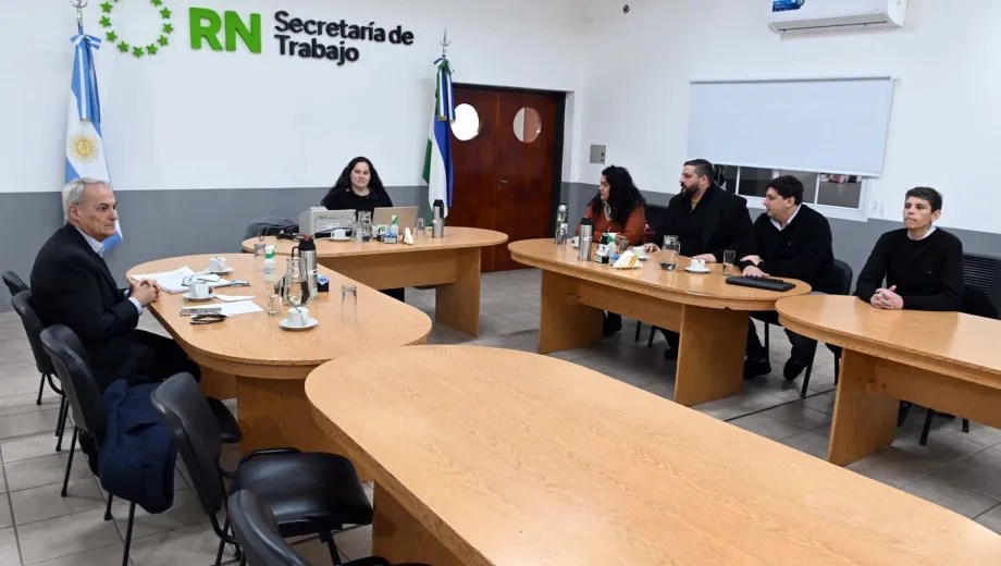 Imagen de la noticia "Paritaria judicial en Río Negro: el STJ ofreció un porcentaje para cerrar el año y el gremio no aceptó" publicada por rionegro.com.ar