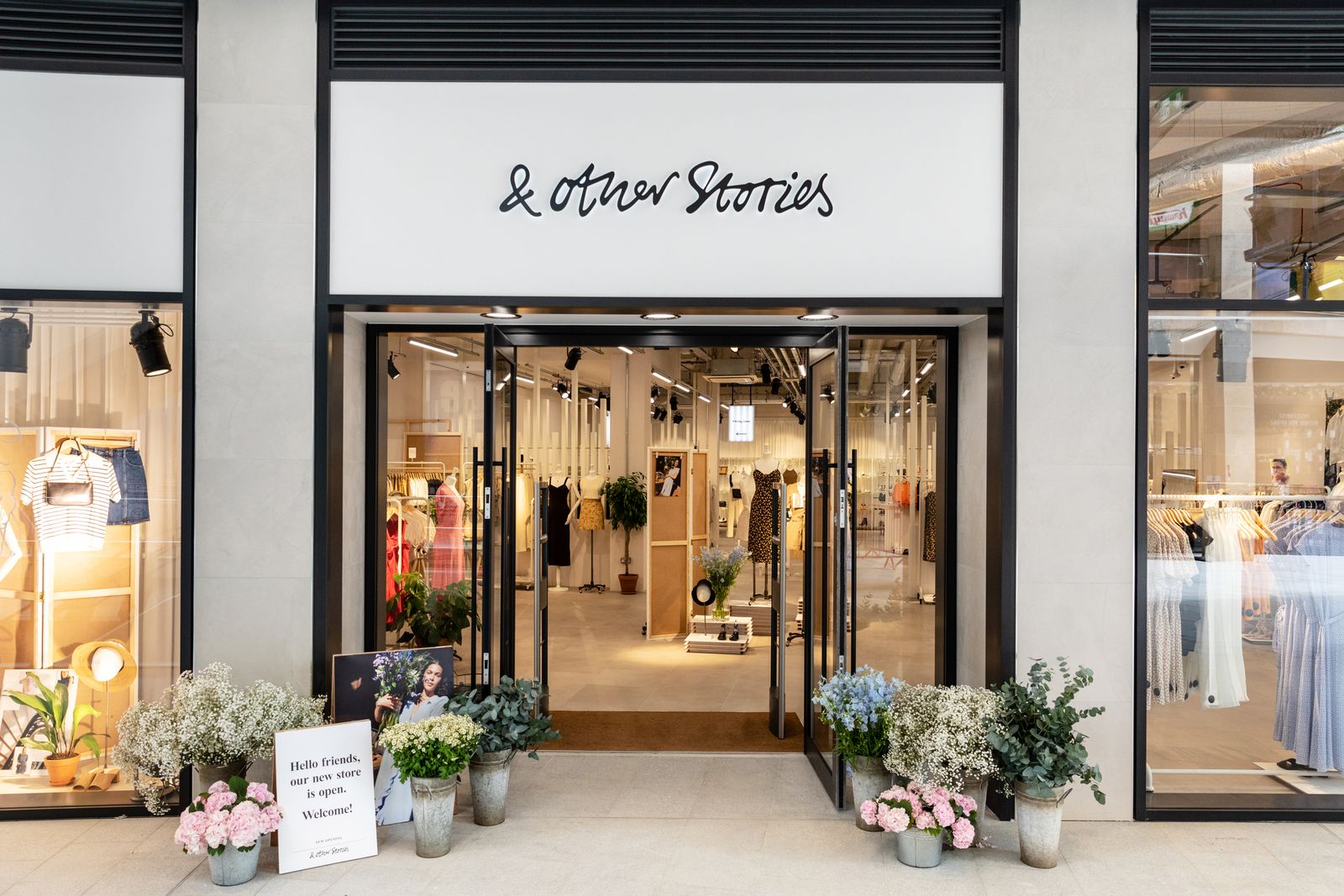 & Other Stories Opens its Very First Store in Edinburgh Retail